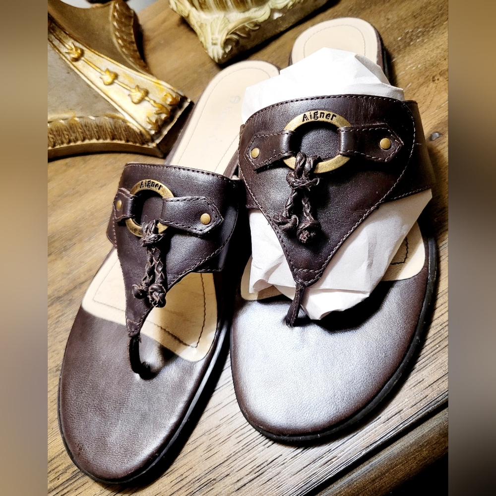 Etienne Aigner Genuine Leather Dark Brown Thong Sandals Logo Front US 8